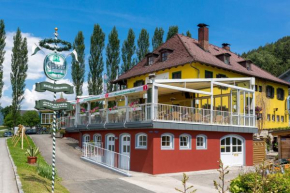  Gästehaus Krappinger/Pizzeria Mamma Mia  Оссиах